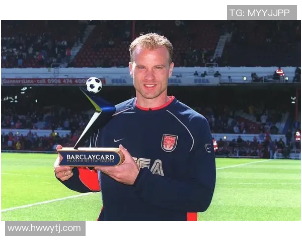 丹尼斯·博格坎普：传奇球员背后的故事与足球艺术的完美展现