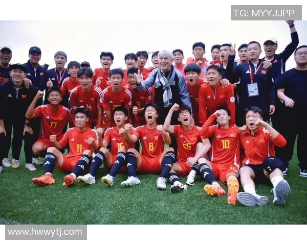 中国足球队勇夺世界杯预选赛小组头名 备战阶段成绩引发广泛关注 中国足球队勇夺世界杯预选赛小组头名 备战阶段成绩引发广泛关注