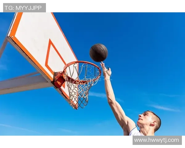 以篮球运动员为核心探索成长与竞技精神的励志旅程全景解读纪实篇